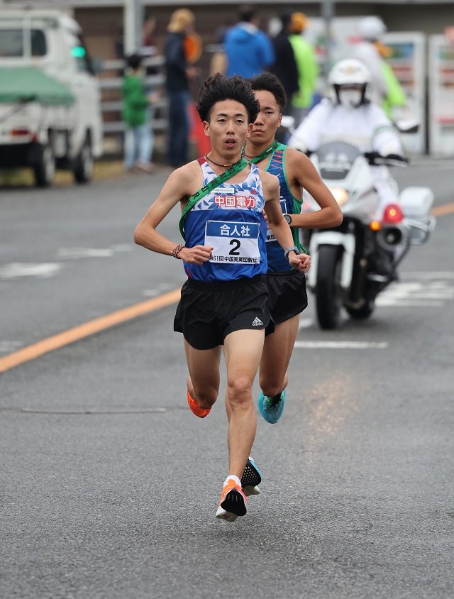 221113中国実業団駅伝5区(三上).jpg