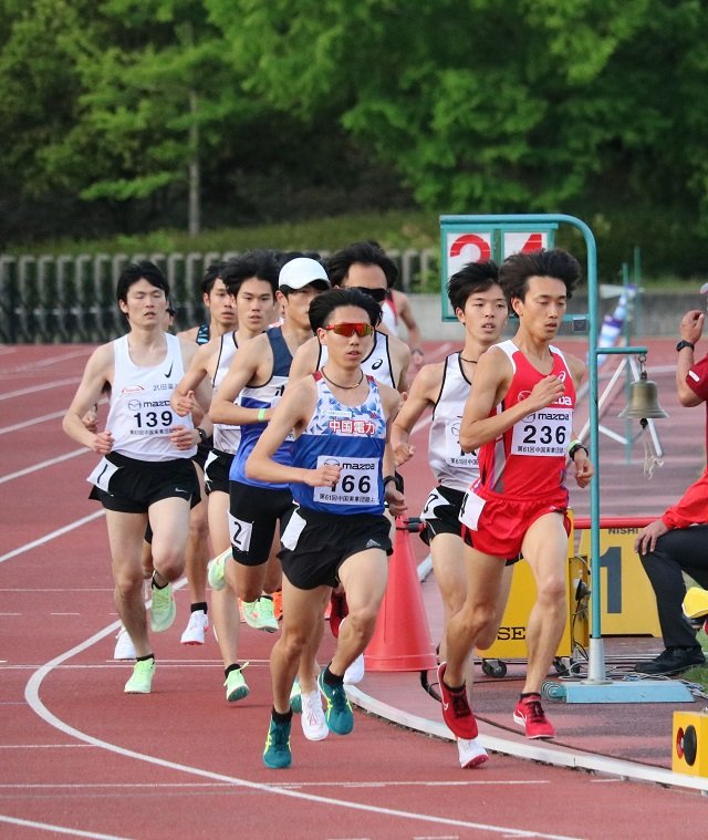 20220515中国実業団陸上選手権10000（三上）.JPG